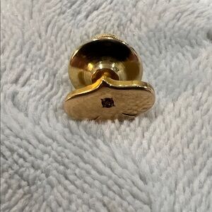 Spade Shaped Pin with Ruby 10k